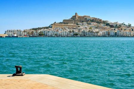 Escala en Ibiza, qué ver y hacer