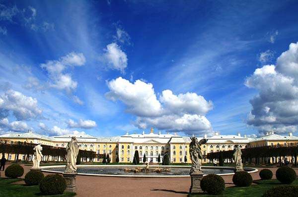 Palacio Peterhof en San Petersburgo