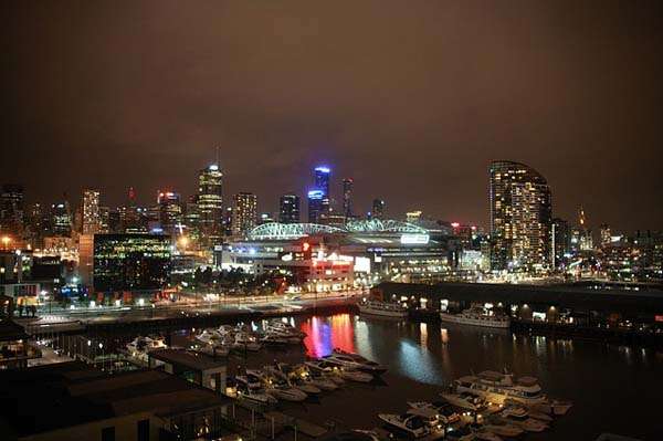 Puerto de Melbourne de noche
