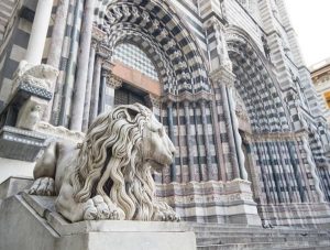Catedral Genova estatua del leon