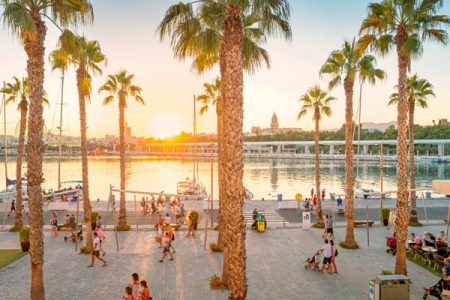 Barcos y cruceros que harán escala en Málaga en los próximos meses