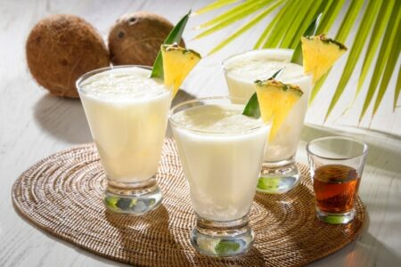 Bebidas incluidas con Royal Caribbean y paquetes opcionales