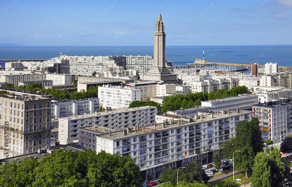 Puerto de Le Havre, vista Iglesia Saint-Joseph
